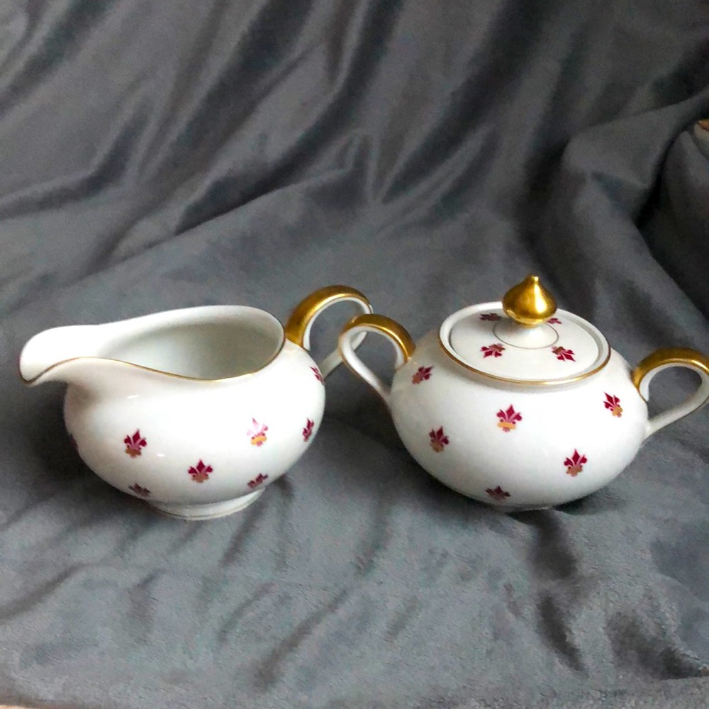 Vintage Burgundy/Gold Fleur De Lis Pattern Jacquette Sugar & Creamer Eschenbach